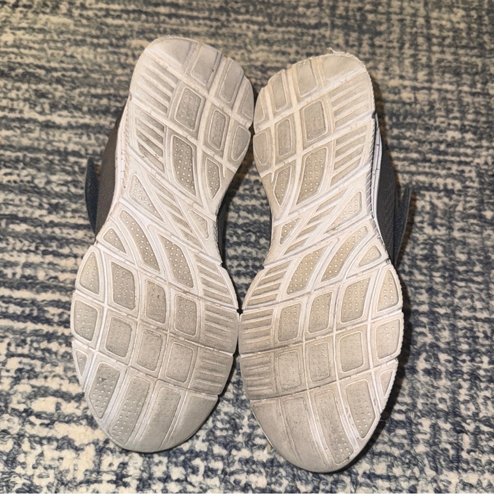 Kids Tennis Sneakers - Lightweight Athletic Running Shoes (Boys/Girls) - Picture 5 of 5